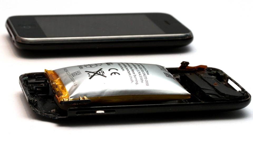مهمترین علت شارژ نشدن گوشی و راههای برطرفکردن آن (کاربردی و عملی) 5 خرابی باتری