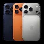 گوشی اپل iPhone 17 Pro در رنگ‌های Deep Blue و Silver - تصویر رسمی اپل