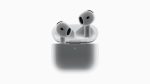 نمای رسمی Apple AirPods 4 سفید داخل کیس شارژ